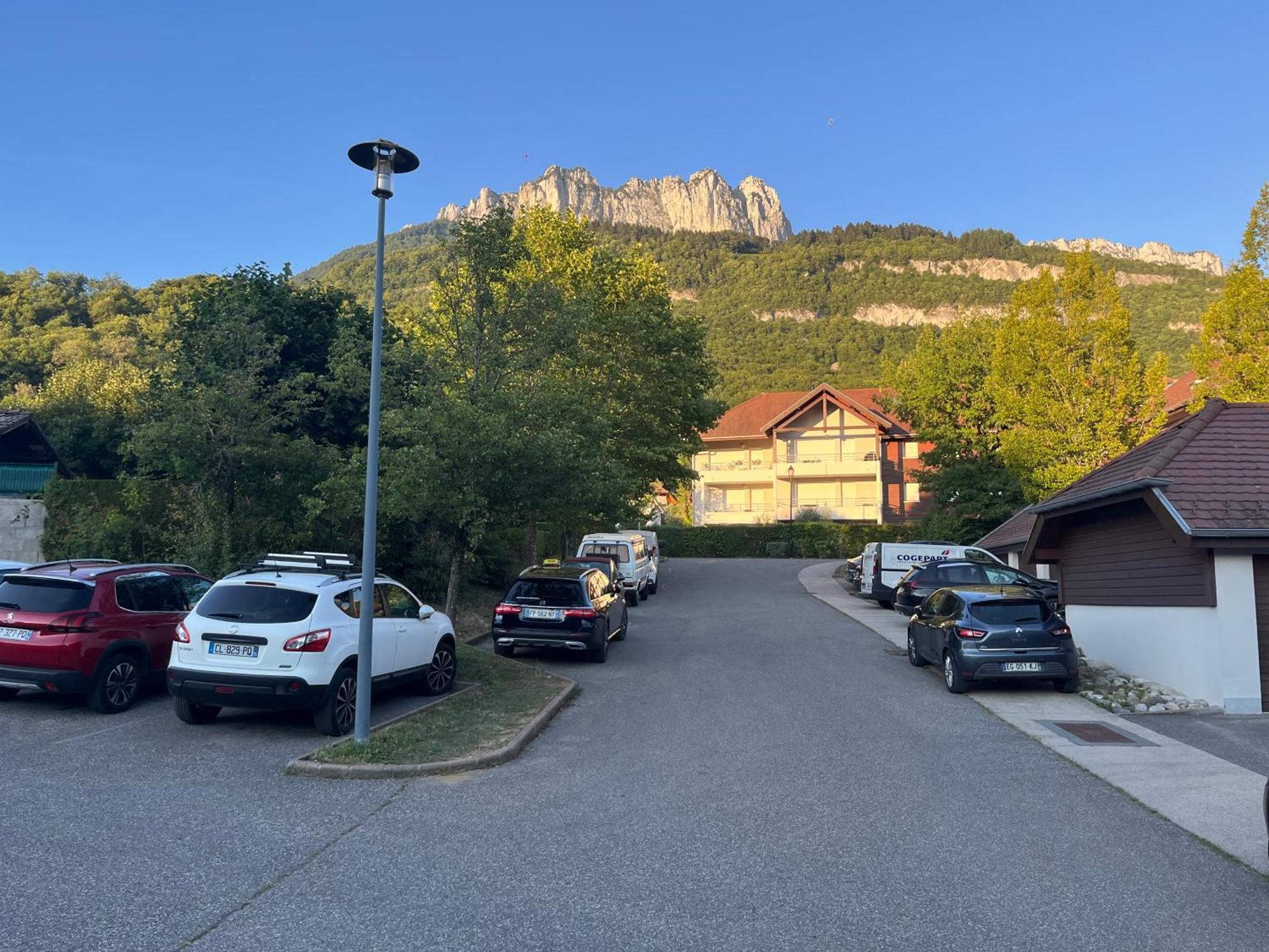 Entre Lac D'Annecy Et Montagnes, Golf Et Parapente A Pieds Talloires-Montmin Zimmer foto