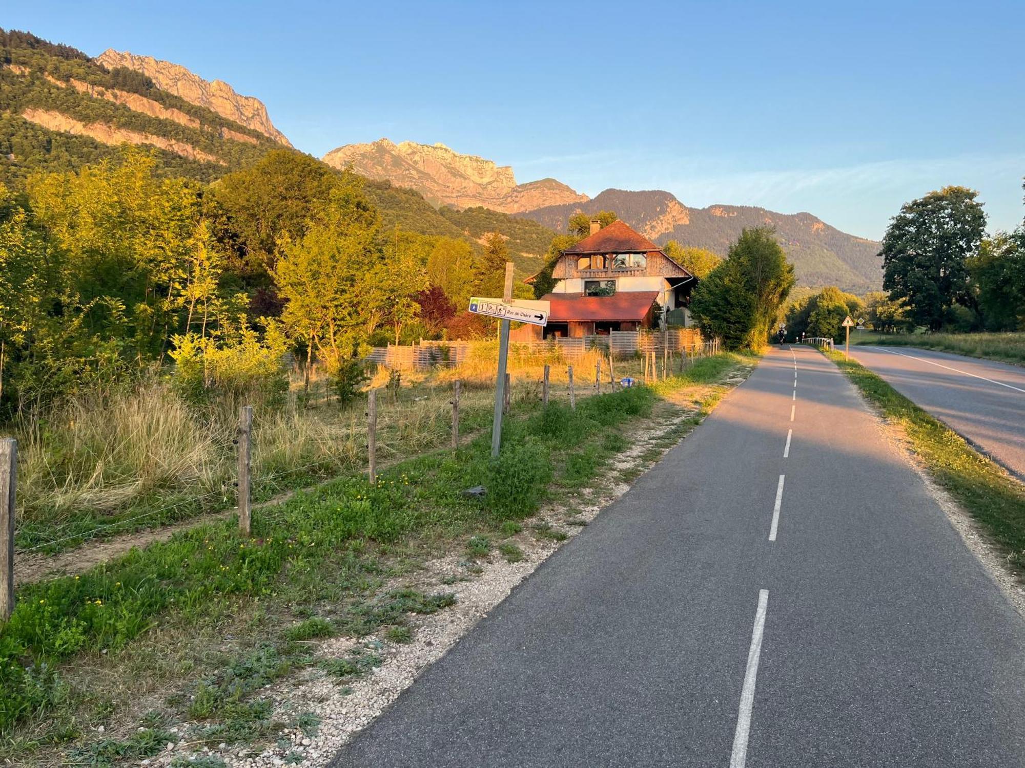 Entre Lac D'Annecy Et Montagnes, Golf Et Parapente A Pieds Talloires-Montmin Zimmer foto